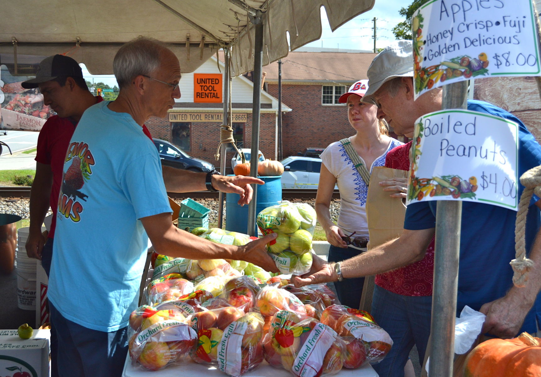 Duluth’s 36th annual Fall Festival boasts large crowds, though retains small-town feel